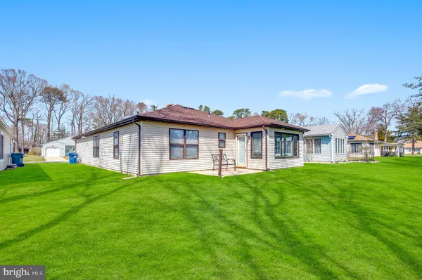 Property Slideshow image 3 of 27 | 313 concord ct, Little Egg Harbor Twp, NJ, 08087
