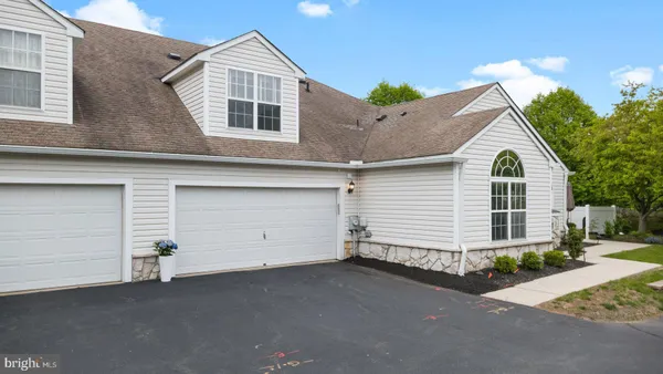 Property Slideshow image 2 of 25 | 121 traditions way, Lawrenceville, NJ, 08648