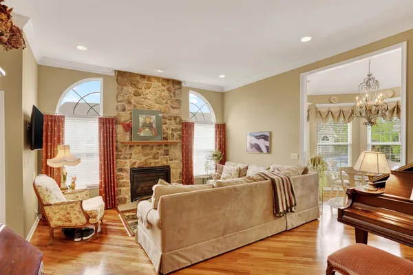 Property Slideshow image 2 of 27 | 203 fairway dr 113, Warminster, PA, 18974