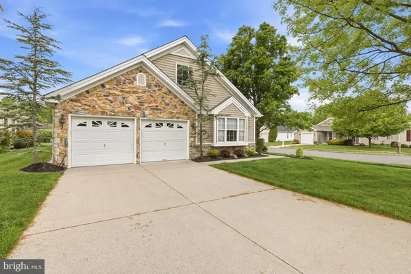 Property Slideshow image 2 of 53 | 29 autumn ln, Sewell, NJ, 08080