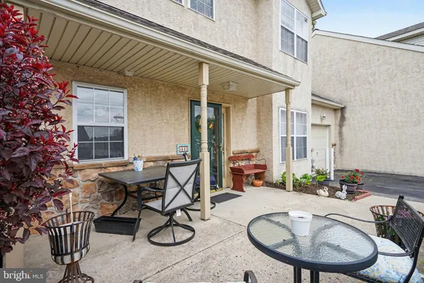Property Slideshow image 3 of 31 | 44 stuart dr 44, Norristown, PA, 19401