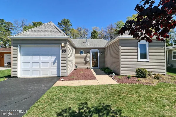 Property Slideshow image 3 of 32 | 90 baser ln, Brick, NJ, 08724
