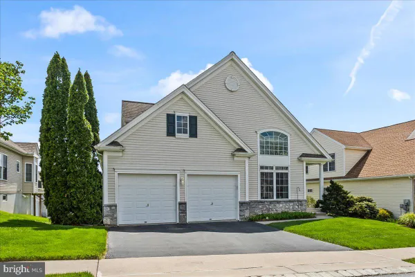 Property Slideshow image 3 of 51 | 1805 risser ln, Lancaster, PA, 17601