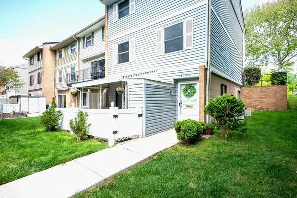 Property Slideshow image 2 of 34 | 3160 adderley ct 242-a, Silver Spring, MD, 20906