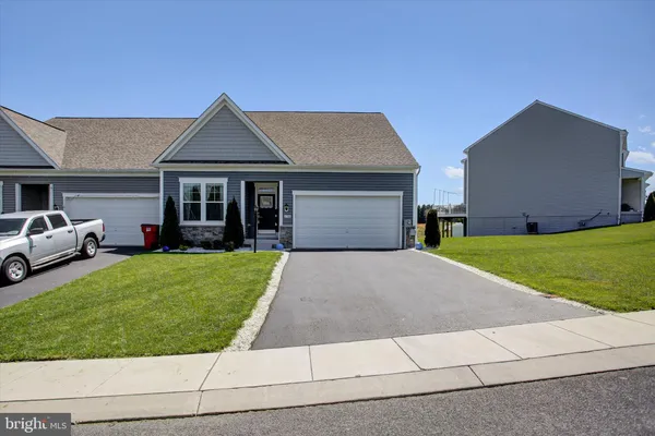 Property Slideshow image 2 of 57 | 11700 mystic rock ln, Waynesboro, PA, 17268