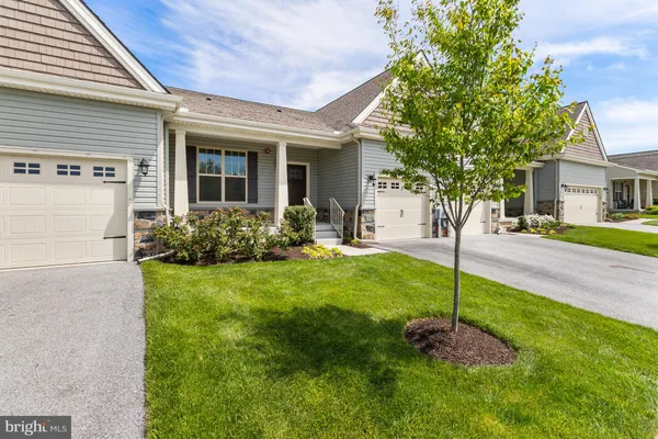 Property Slideshow image 2 of 25 | 102 harlow point ct, Landenberg, PA, 19350