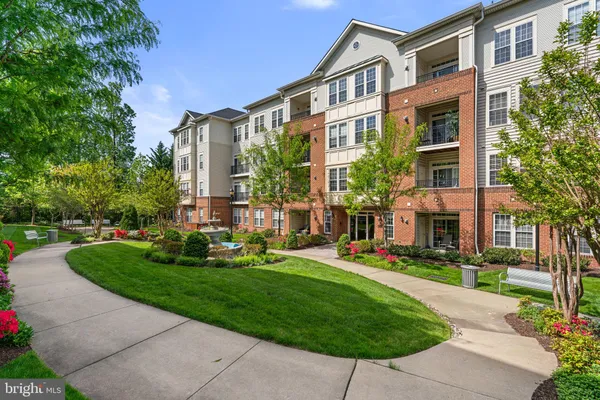 Property Slideshow image 3 of 44 | 2500 kensington gdns 405, Ellicott City, MD, 21043