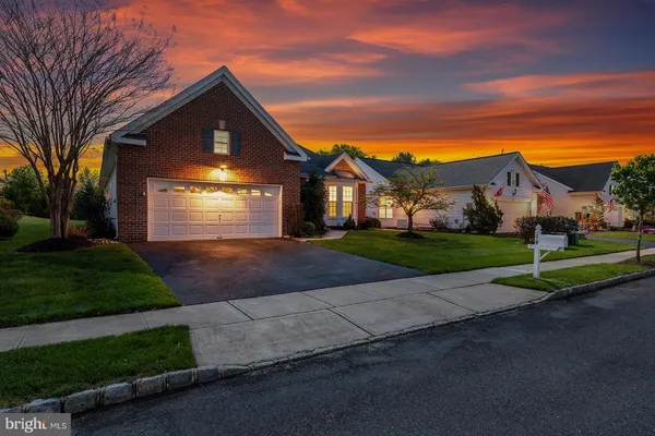 Property Slideshow image 3 of 36 | 14 williamsburg ct, Allentown, NJ, 08501