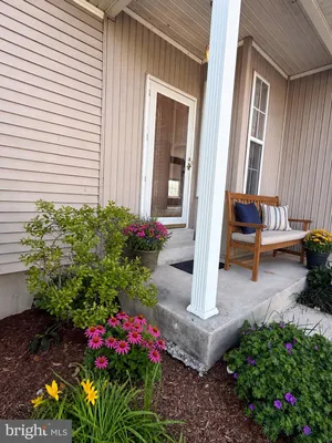 Property Slideshow image 3 of 46 | 52 n houndmaster holw, Glen Mills, PA, 19342