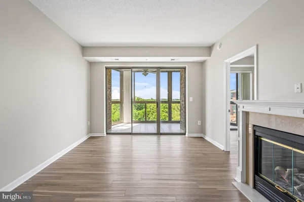 Property Slideshow image 2 of 34 | 19355 cypress ridge ter 1022, Leesburg, VA, 20176