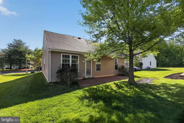 Property Slideshow image 3 of 31 | 8 impatiens ct, Marlton, NJ, 08053