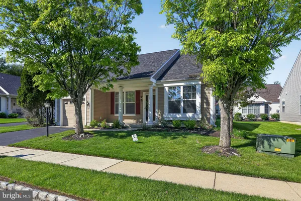 Property Slideshow image 2 of 31 | 8 impatiens ct, Marlton, NJ, 08053