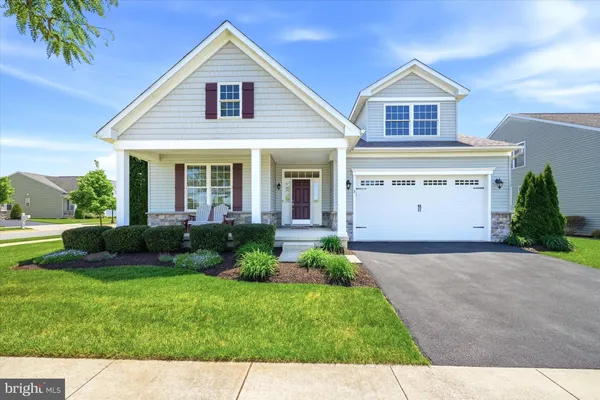 Property Slideshow image 2 of 38 | 3 espalier ln, Middletown, DE, 19709