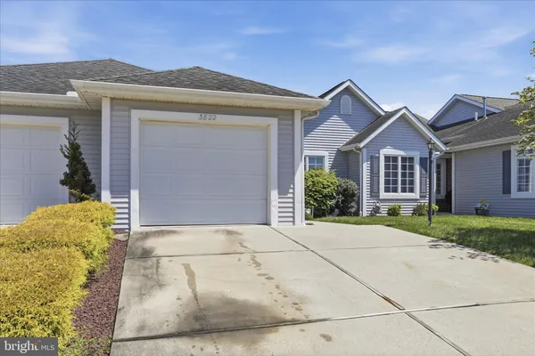 Property Slideshow image 3 of 35 | 3822 farmstead dr, Fayetteville, PA, 17222