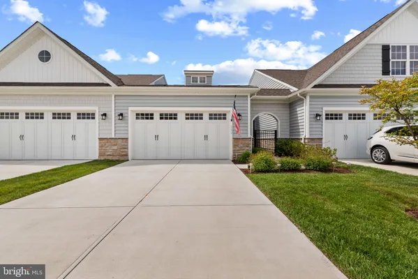 Property Slideshow image 2 of 27 | 324 moorings cir 108, Stevensville, MD, 21666