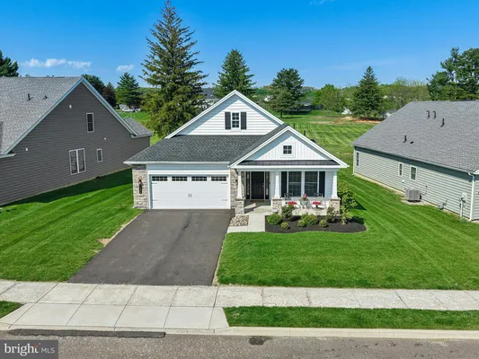 Property Slideshow image 3 of 47 | 5544 traditions dr, Coopersburg, PA, 18036