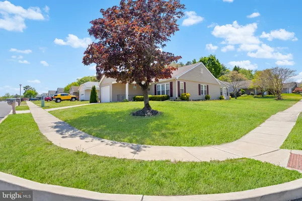 Property Slideshow image 2 of 19 | 68 buckingham dr, Southampton, NJ, 08088