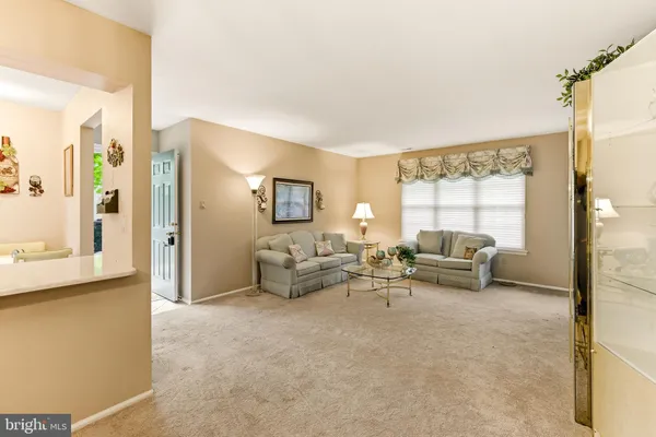 Property Slideshow image 2 of 15 | 1014 scotswood ct a, Mount Laurel, NJ, 08054