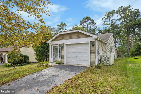 Property Slideshow image 2 of 26 | 114 gramercy pl, Southampton, NJ, 08088