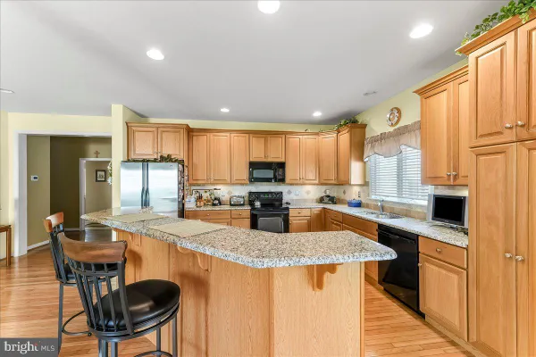 Property Slideshow image 2 of 42 | 4 n henley dr, Avondale, PA, 19311