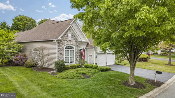 Property Slideshow image 2 of 37 | 460 mimosa cir, Kennett Square, PA, 19348