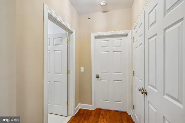 Property Slideshow image 3 of 53 | 15221 royal crest dr 302, Haymarket, VA, 20169