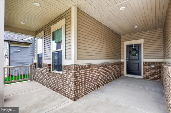Property Slideshow image 3 of 71 | 21717 hawksbill high cir, Sterling, VA, 20164