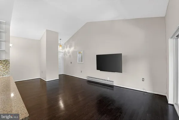 Property Slideshow image 3 of 44 | 15301 pine orchard dr 86-3k, Silver Spring, MD, 20906
