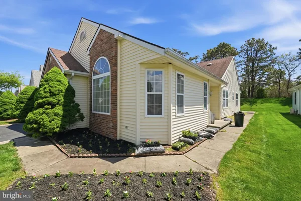 Property Slideshow image 3 of 36 | 74 canterbury ln, Toms River, NJ, 08757