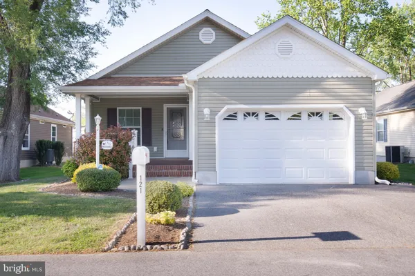 Property Slideshow image 2 of 23 | 121 bluebell dr 11, Magnolia, DE, 19962