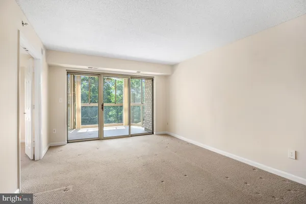 Property Slideshow image 3 of 43 | 19385 cypress ridge ter 519, Leesburg, VA, 20176