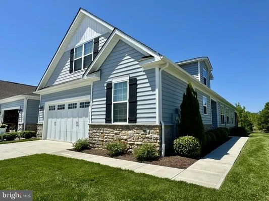 Property Slideshow image 2 of 19 | 364 moorings cir 100, Stevensville, MD, 21666