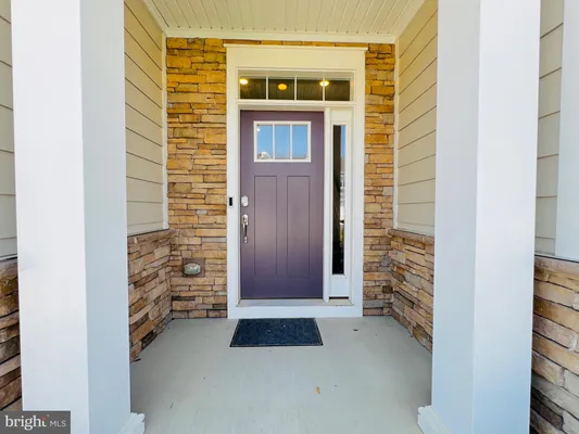 Property Slideshow image 3 of 59 | 3898 glacier bay pl, White Plains, MD, 20695