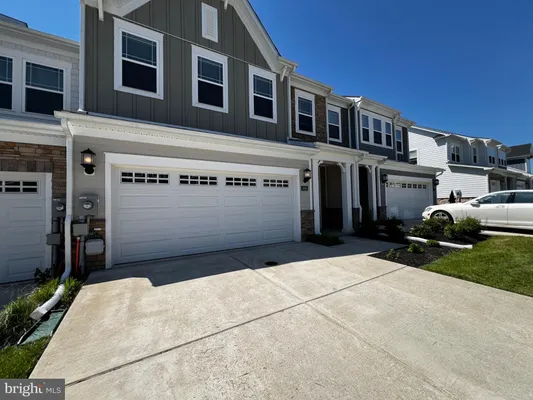 Property Slideshow image 2 of 59 | 3898 glacier bay pl, White Plains, MD, 20695
