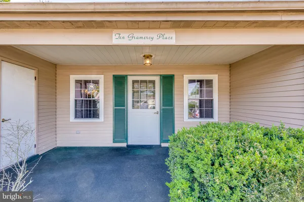 Property Slideshow image 3 of 24 | 10 gramercy pl, Southampton, NJ, 08088