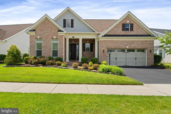 Property Slideshow image 3 of 56 | 6010 trotters point ln, Gainesville, VA, 20155