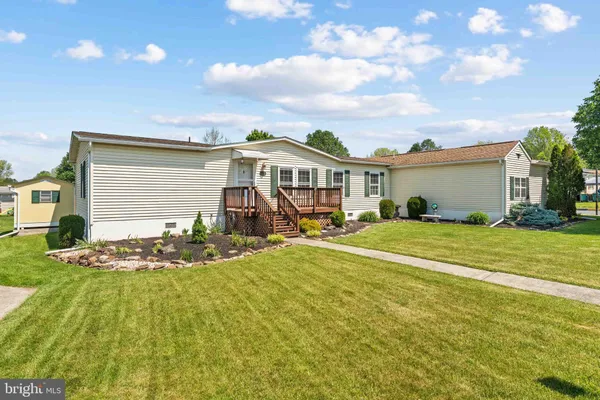 Property Slideshow image 2 of 33 | 365 w 6th st, Red Hill, PA, 18076