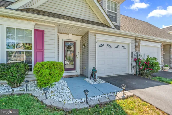 Property Slideshow image 2 of 60 | 5 geoley ct, Thurmont, MD, 21788