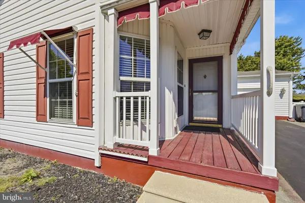 Property Slideshow image 3 of 42 | 6 cherry hill ct, Manahawkin, NJ, 08050