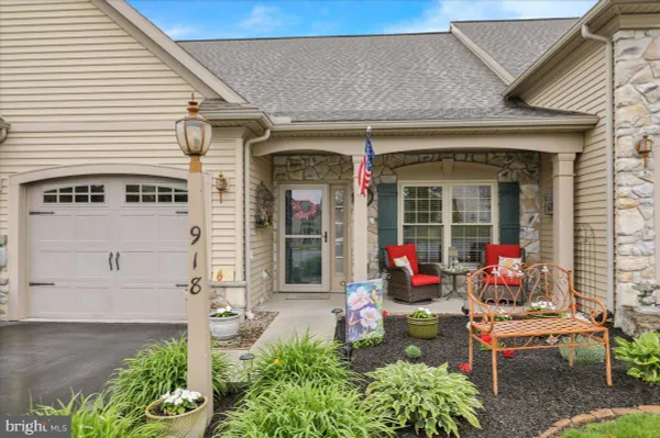 Property Slideshow image 2 of 37 | 918 lantern dr, Lebanon, PA, 17046