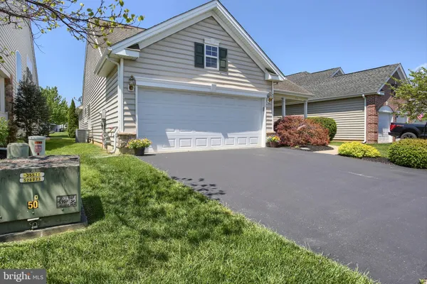 Property Slideshow image 2 of 41 | 646 alcott dr, Mount Joy, PA, 17552