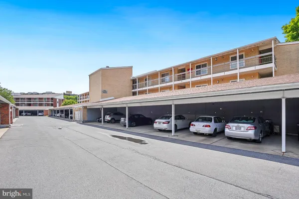 Property Slideshow image 2 of 30 | 15101 glade dr 10-3g, Silver Spring, MD, 20906