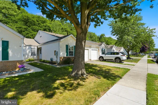 Property Slideshow image 3 of 37 | 40 peppergrass dr, Mount Laurel, NJ, 08054