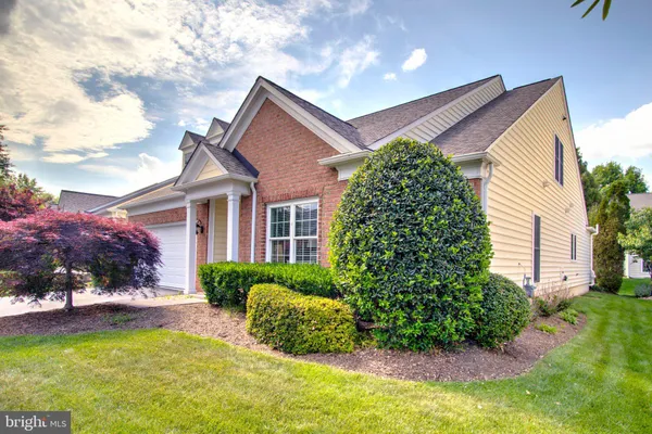 Property Slideshow image 2 of 8 | 44480 blueridge meadows dr, Ashburn, VA, 20147