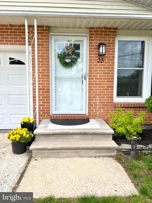 Property Slideshow image 3 of 34 | 28 dogwood rd, Manahawkin, NJ, 08050