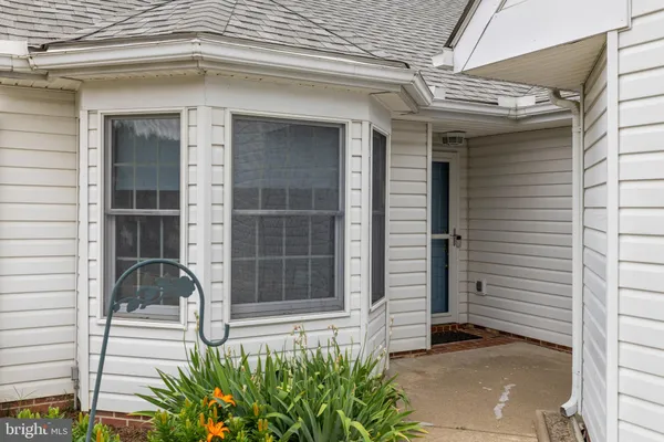 Property Slideshow image 2 of 49 | 11330 savannah dr, Fredericksburg, VA, 22407