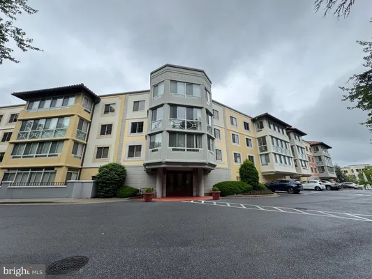 Property Slideshow image 2 of 5 | 14805 pennfield cir 412, Silver Spring, MD, 20906