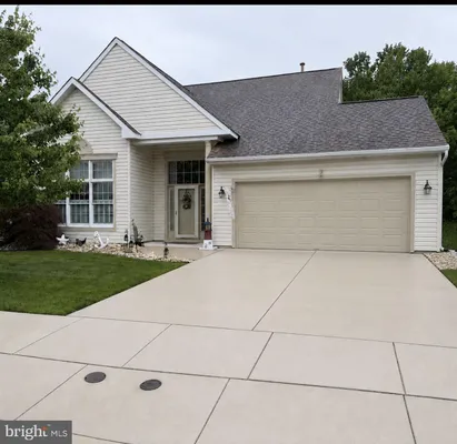Property Slideshow image 2 of 4 | 38 wagon wheel ln, Columbus, NJ, 08022