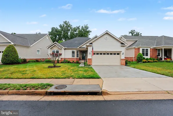 Property Slideshow image 2 of 60 | 13618 heritage valley way, Gainesville, VA, 20155