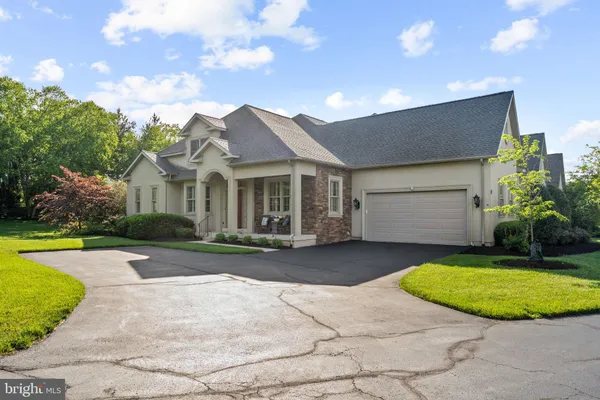 Property Slideshow image 2 of 35 | 703 saint andrews ct, Telford, PA, 18969